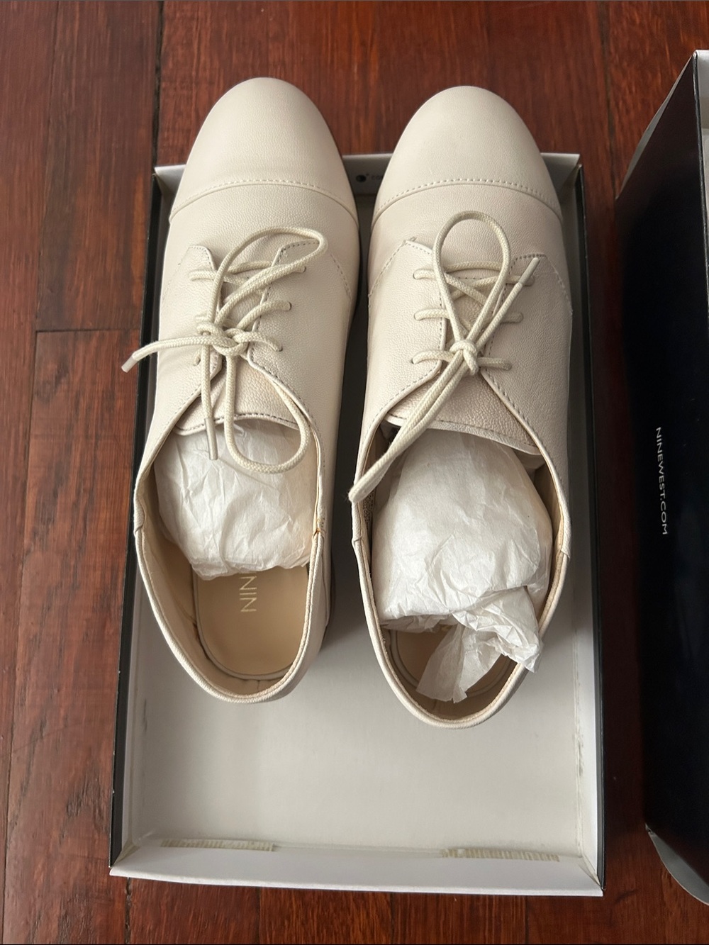 Nine West Juxta Cream Lace-Up Oxford Flats